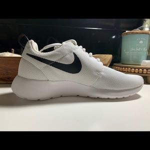 Women’s Nike Roshe